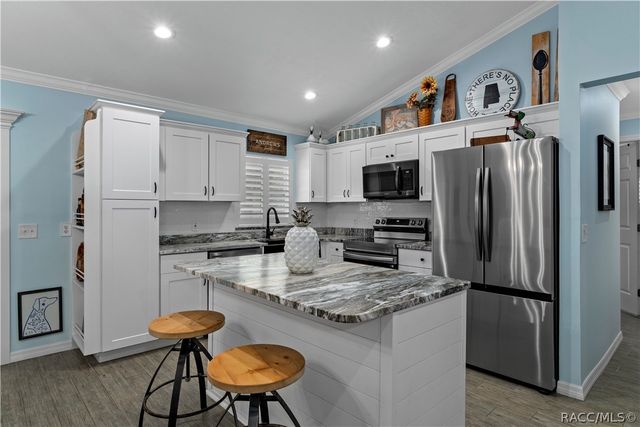 11108 W Thoreau Place, Crystal River, FL 34428