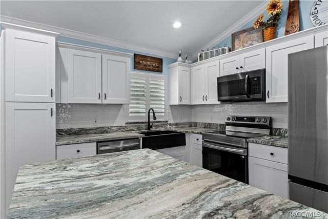 11108 W Thoreau Place, Crystal River, FL 34428