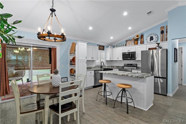 11108 W Thoreau Place, Crystal River, FL 34428