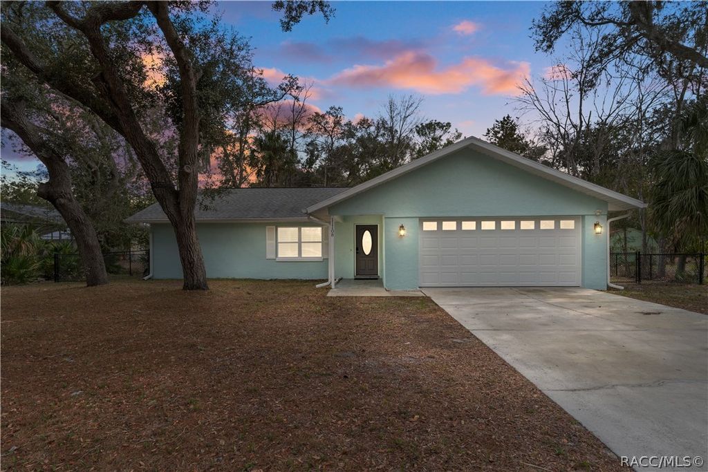 11108 W Thoreau Place, Crystal River, FL 34428