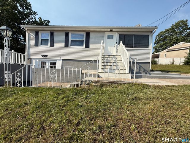 17 Navarro Road, East Haven, CT 06512