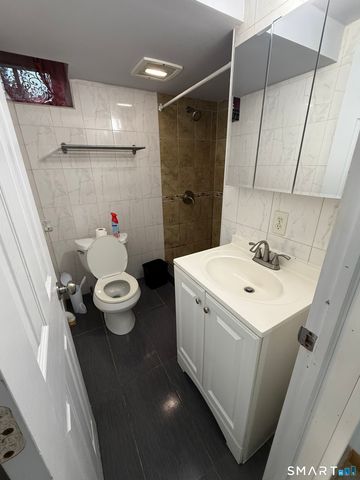 17 Navarro Road, East Haven, CT 06512