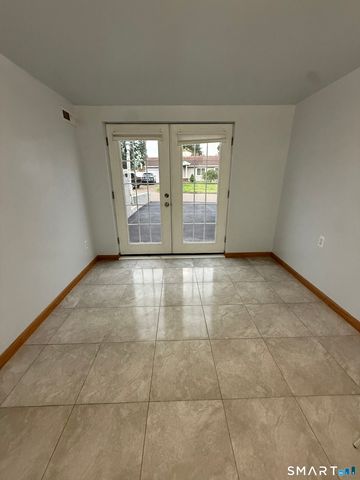 17 Navarro Road, East Haven, CT 06512