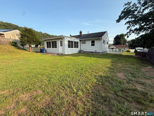 17 Navarro Road, East Haven, CT 06512