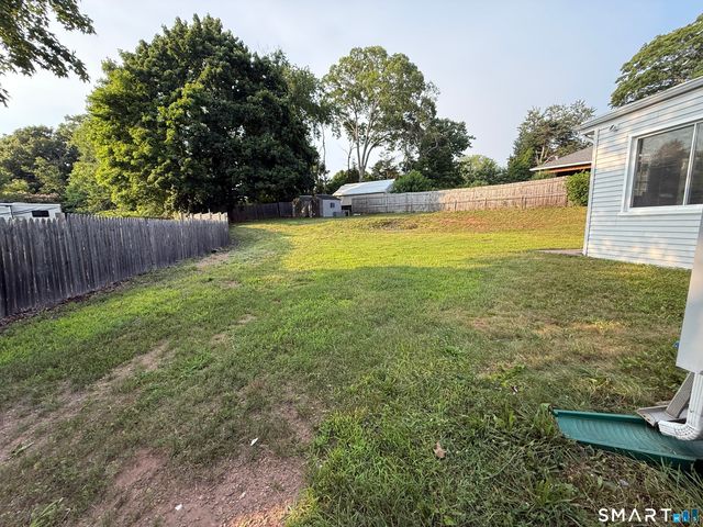17 Navarro Road, East Haven, CT 06512