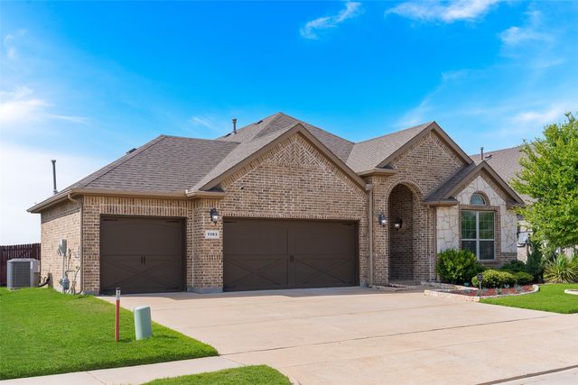1303 Axis Deer Road, Arlington, TX 76002