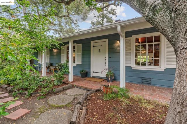 5550 Snake Road, Oakland, CA 94611