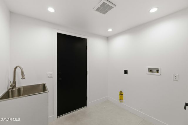 39176 11th Street, Palmdale, CA 93551