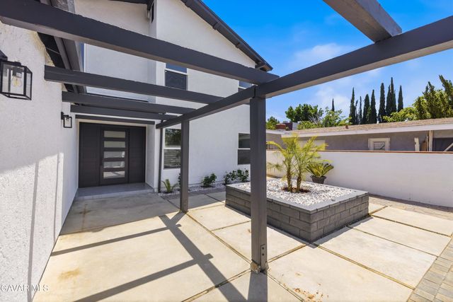 39176 11th Street, Palmdale, CA 93551