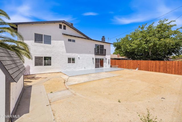 39176 11th Street, Palmdale, CA 93551