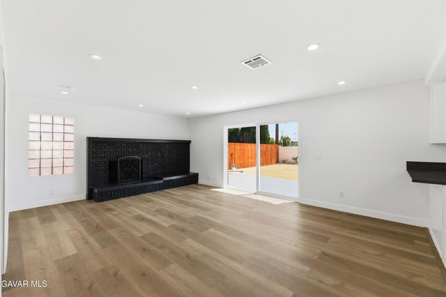 39176 11th Street, Palmdale, CA 93551