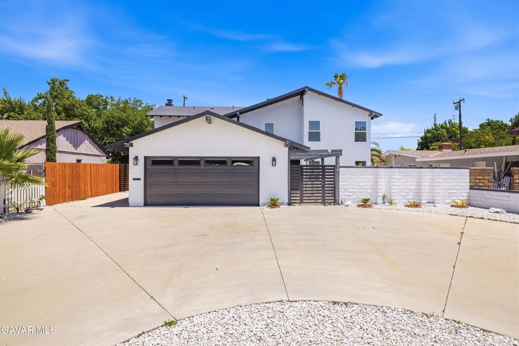 39176 11th Street, Palmdale, CA 93551