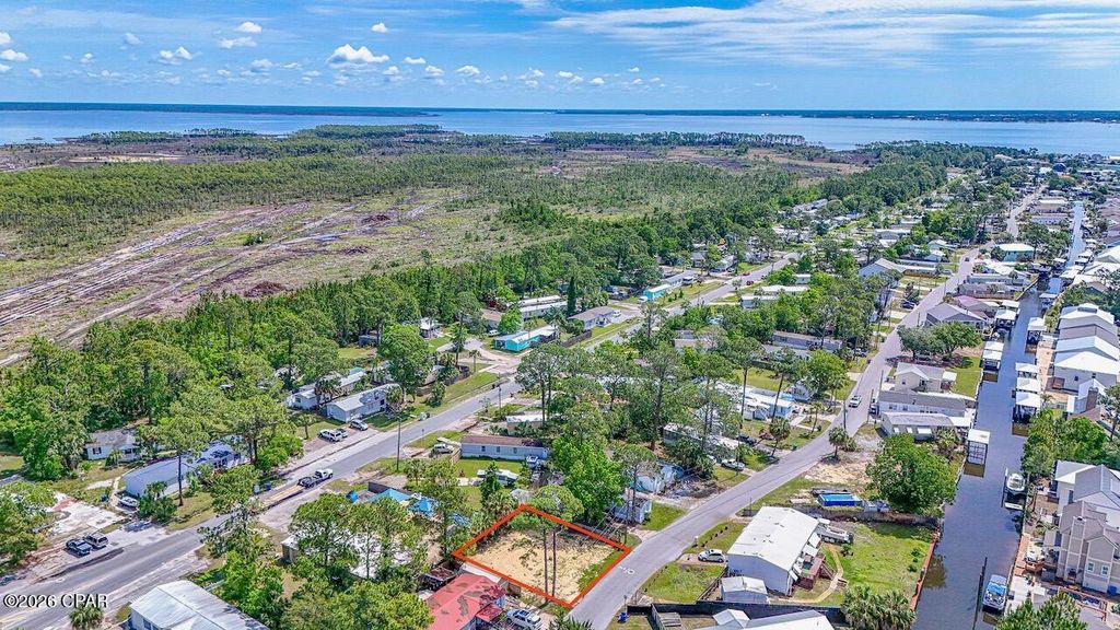Image 11 of property listing at 7024 Sunrise Drive, Panama City Beach, FL 32407