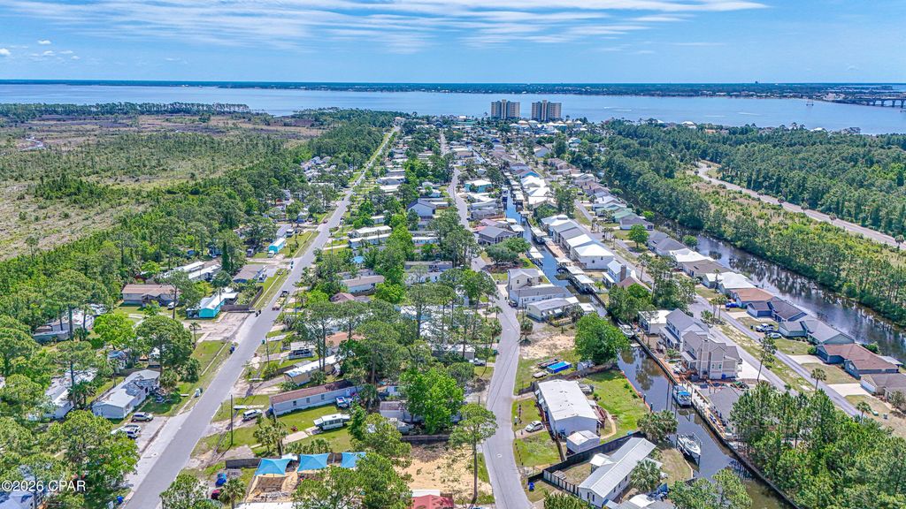Image 13 of property listing at 7024 Sunrise Drive, Panama City Beach, FL 32407
