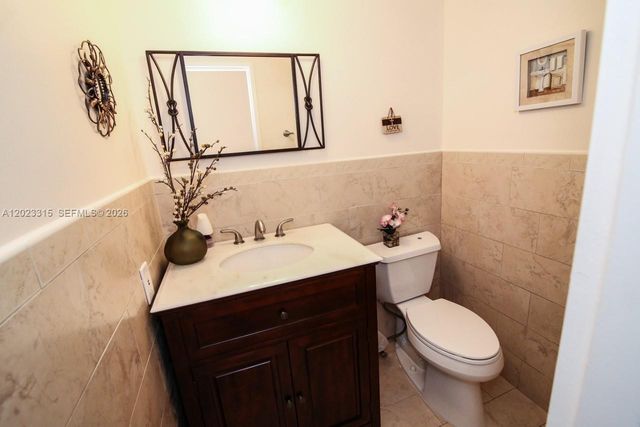 5151 Collins Ave 827, Miami Beach, FL 33140