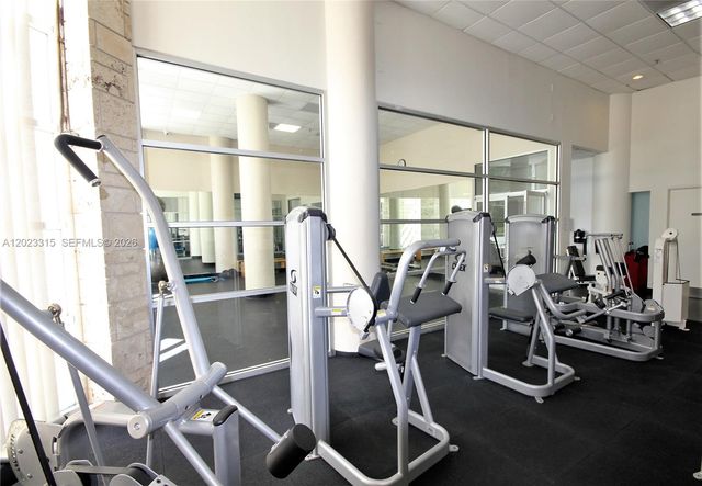 5151 Collins Ave 827, Miami Beach, FL 33140