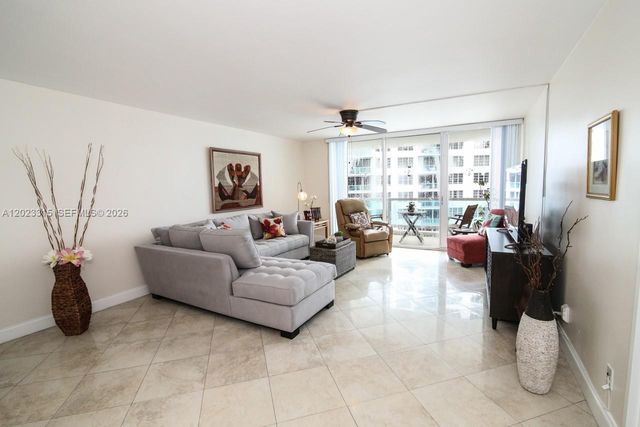 5151 Collins Ave 827, Miami Beach, FL 33140