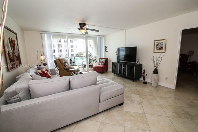 5151 Collins Ave 827, Miami Beach, FL 33140