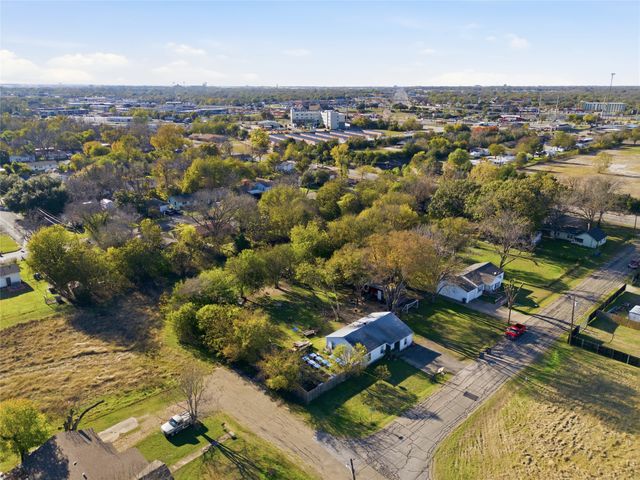 2401 Benton Street, Waco, TX 76706