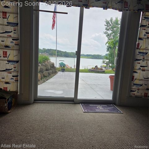 4015 Minnetonka Drive, Fenton Charter Township, MI 48451