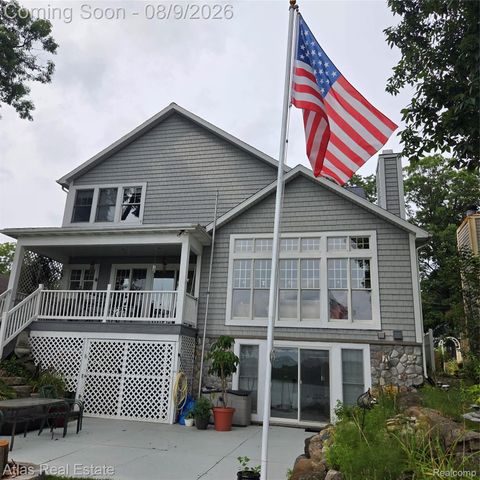 4015 Minnetonka Drive, Fenton Charter Township, MI 48451
