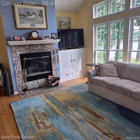 4015 Minnetonka Drive, Fenton Charter Township, MI 48451