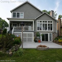 4015 Minnetonka Drive, Fenton Charter Township, MI 48451