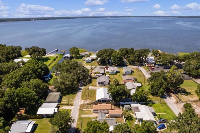 12390 SE 135TH TERRACE, Ocklawaha, FL 32179