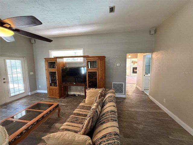 2039 SW STATE ROAD 26, Trenton, FL 32693