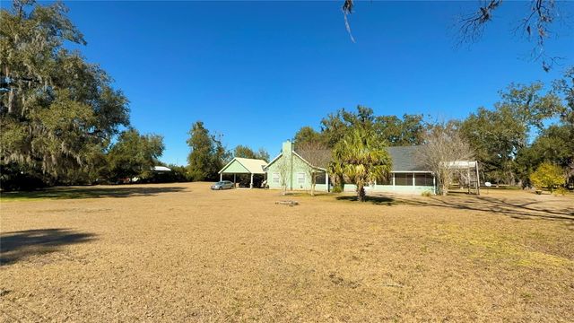 2039 SW STATE ROAD 26, Trenton, FL 32693