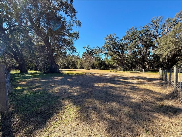 2039 SW STATE ROAD 26, Trenton, FL 32693