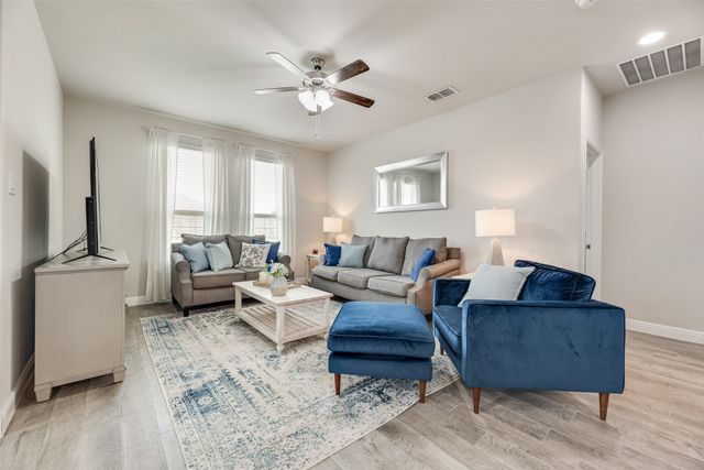 517 Frenchpark Drive, Fort Worth, TX 76052