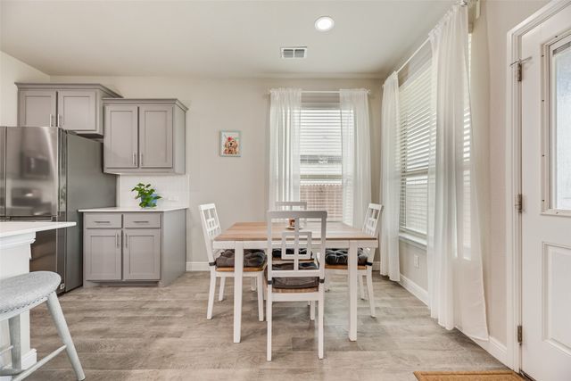 517 Frenchpark Drive, Fort Worth, TX 76052