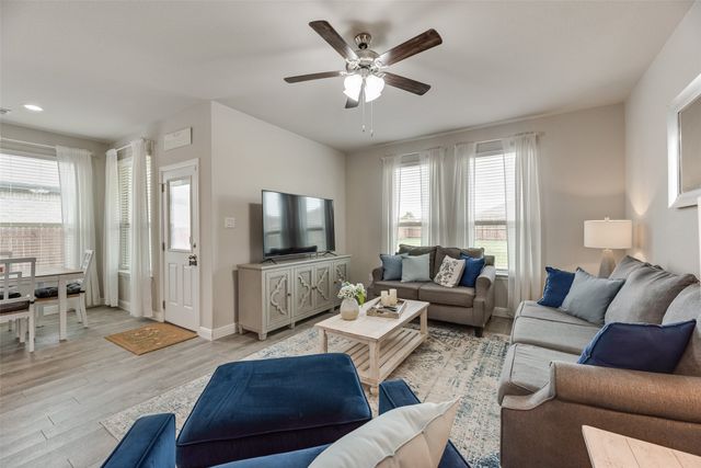 517 Frenchpark Drive, Fort Worth, TX 76052