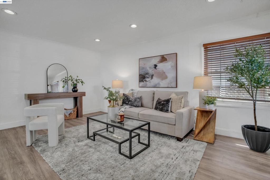 Image 1 of property listing at 26338 Hickory Ave, Hayward, CA 94544