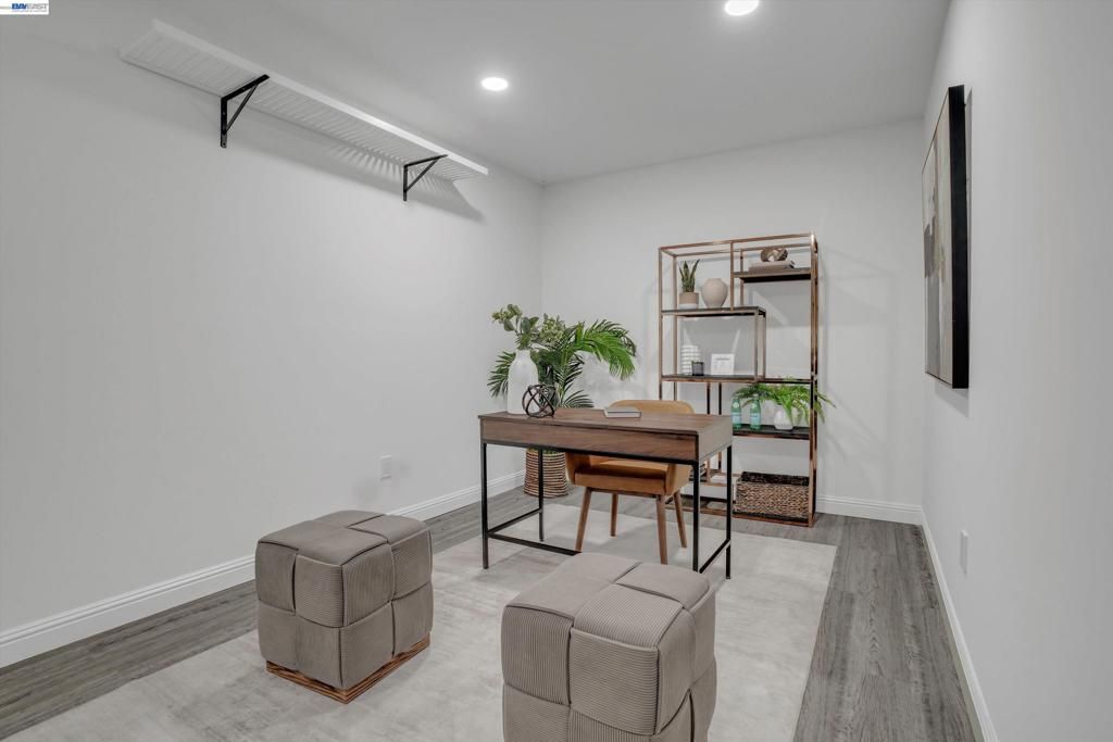 Image 12 of property listing at 26338 Hickory Ave, Hayward, CA 94544