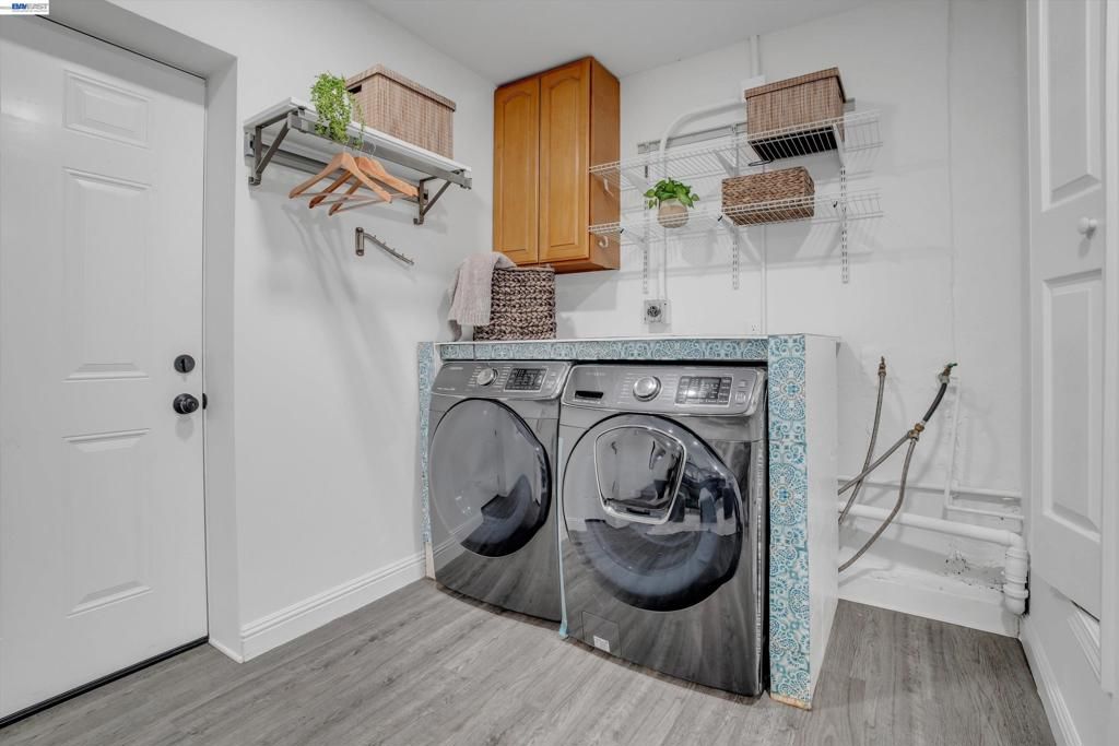 Image 13 of property listing at 26338 Hickory Ave, Hayward, CA 94544