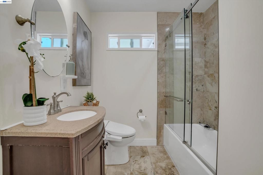 Image 16 of property listing at 26338 Hickory Ave, Hayward, CA 94544