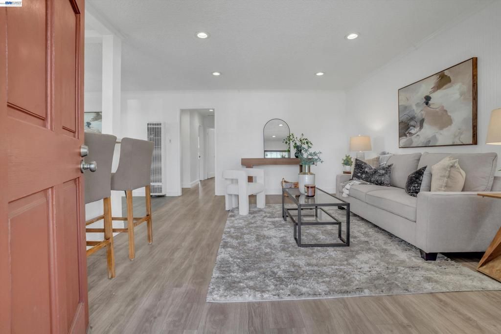 Image 2 of property listing at 26338 Hickory Ave, Hayward, CA 94544