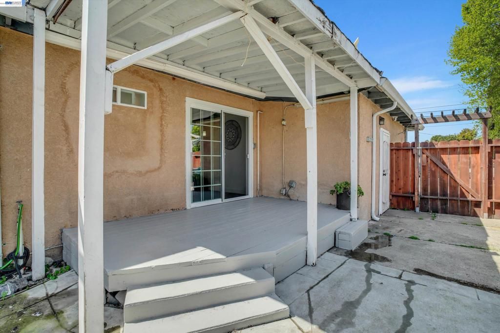 Image 26 of property listing at 26338 Hickory Ave, Hayward, CA 94544