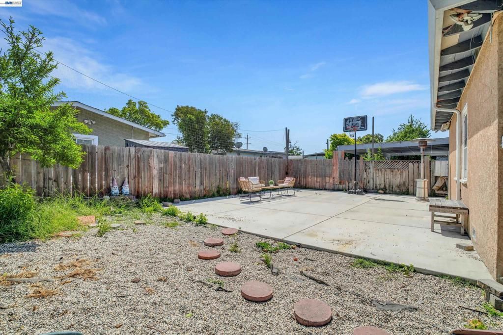 Image 27 of property listing at 26338 Hickory Ave, Hayward, CA 94544