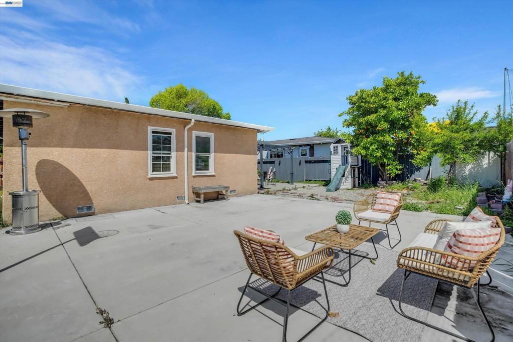 Image 29 of property listing at 26338 Hickory Ave, Hayward, CA 94544