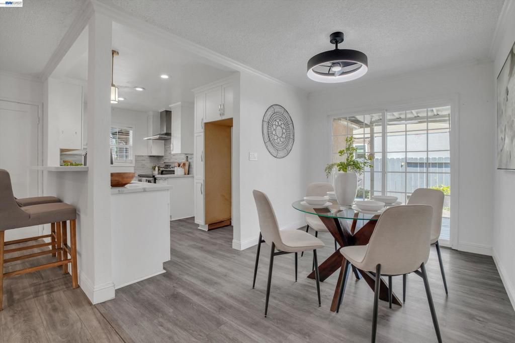 Image 7 of property listing at 26338 Hickory Ave, Hayward, CA 94544