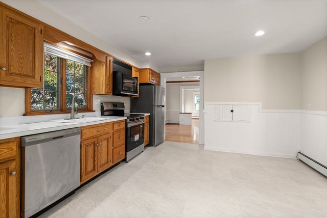 132 May St, Worcester, MA 01602