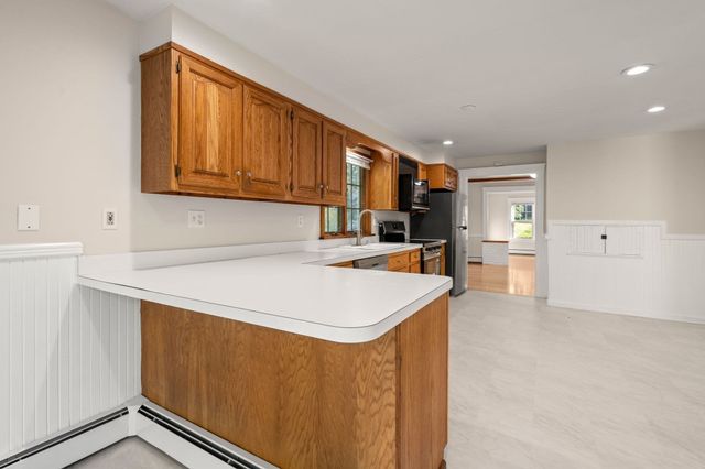132 May St, Worcester, MA 01602