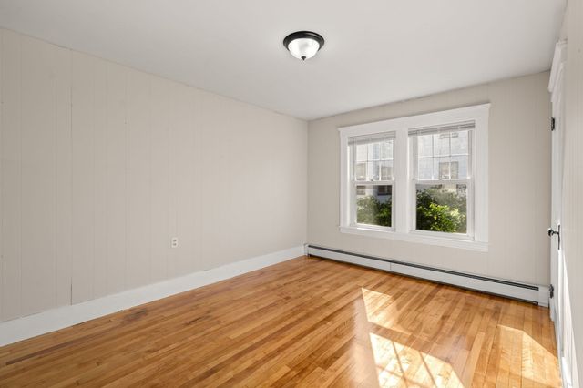 132 May St, Worcester, MA 01602