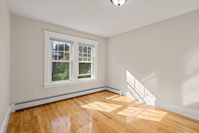 132 May St, Worcester, MA 01602