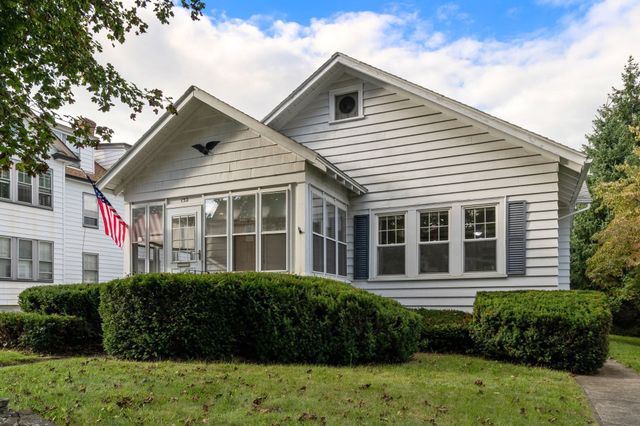 132 May St, Worcester, MA 01602