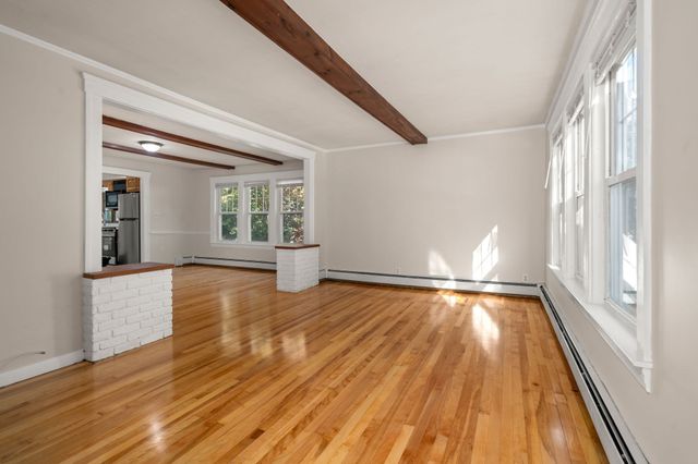132 May St, Worcester, MA 01602