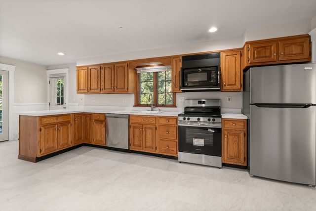 132 May St, Worcester, MA 01602